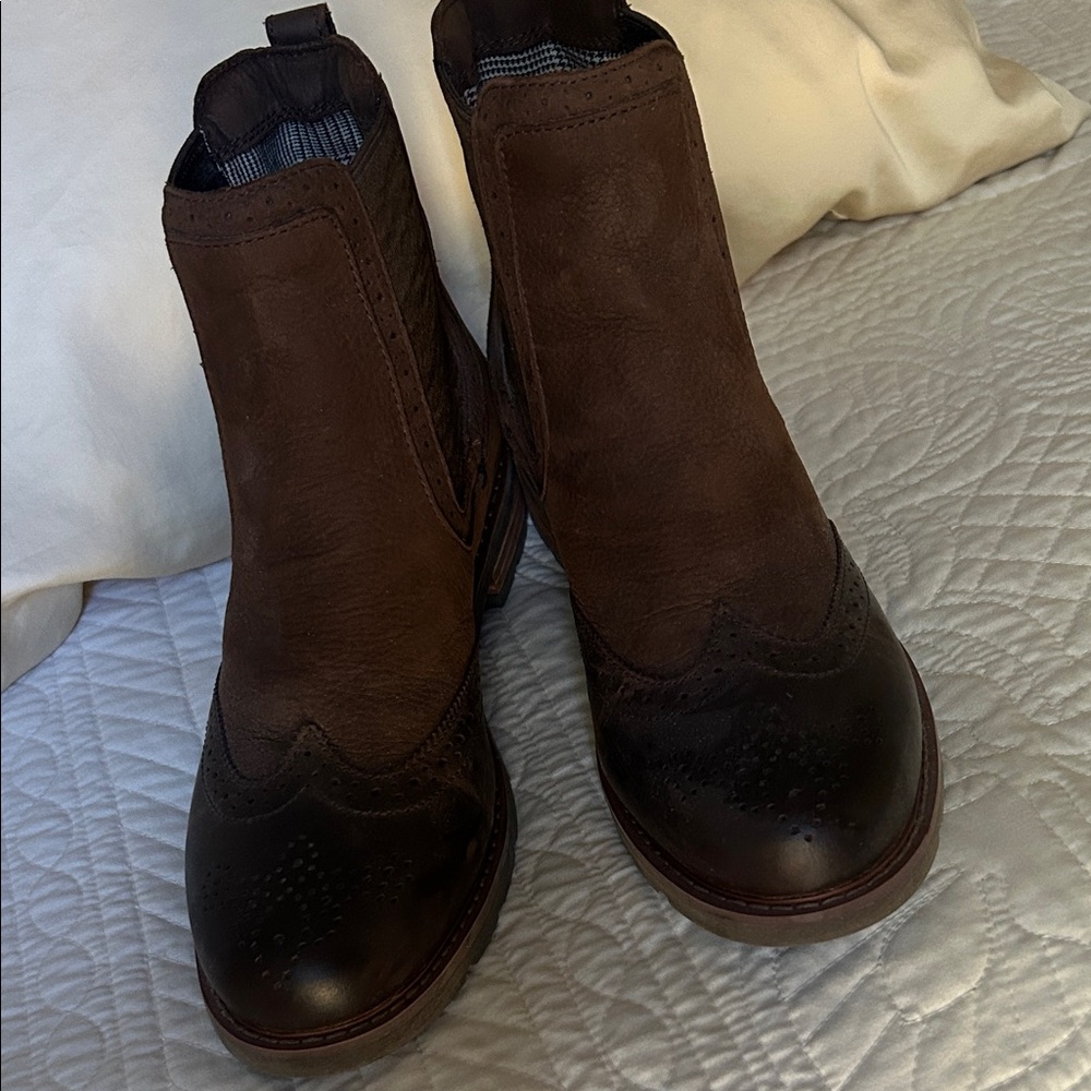 Women’s Brown Leather ARIAT Boots